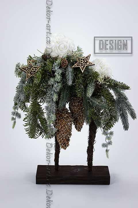 Vánoční dekorace v moderním designu proutěných kornoutů a ojíněných jedlí