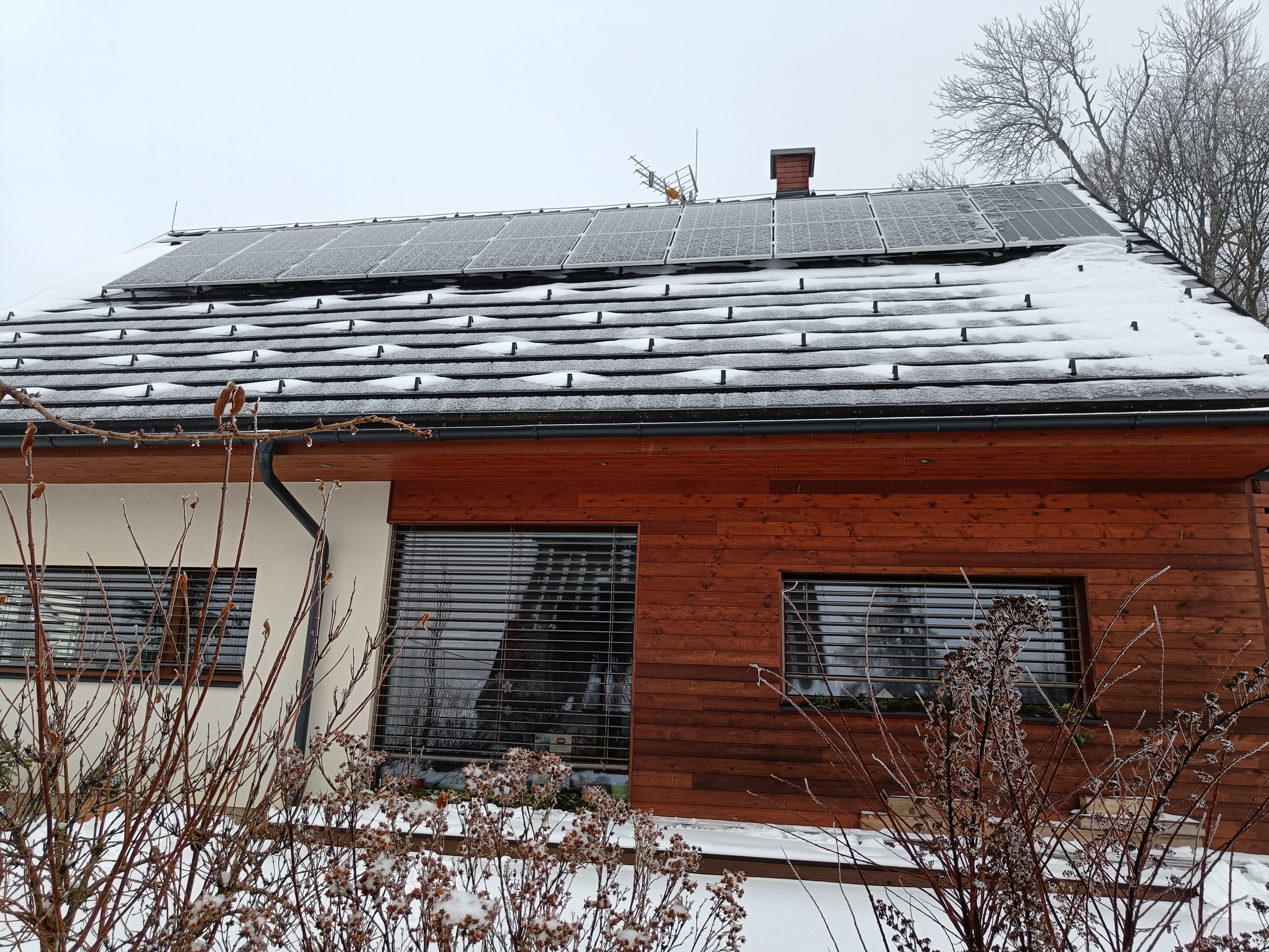 Jablonec FVE panely 4,6 kWp + 9 kWh baterie