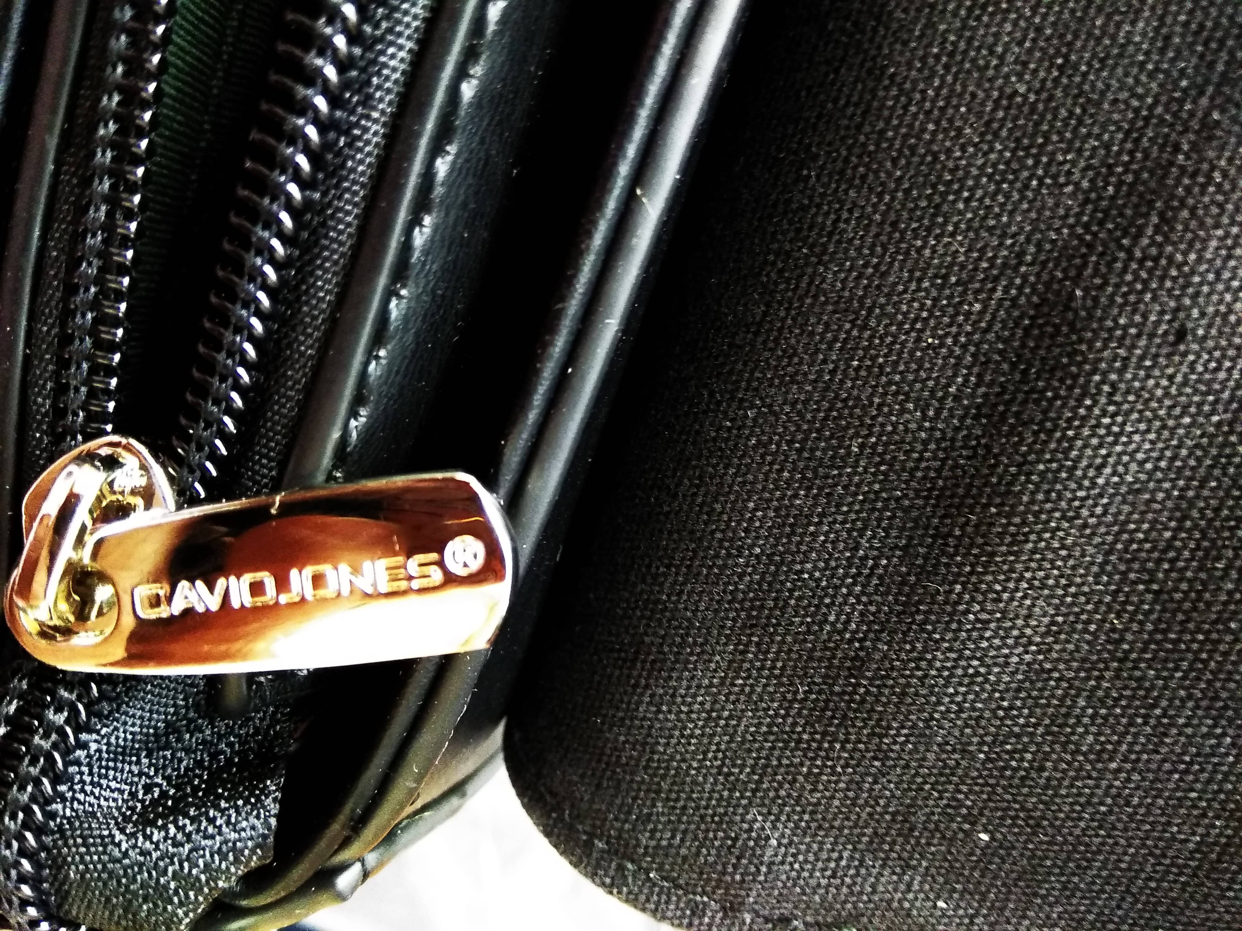 Detail kabelky David Jones -zips