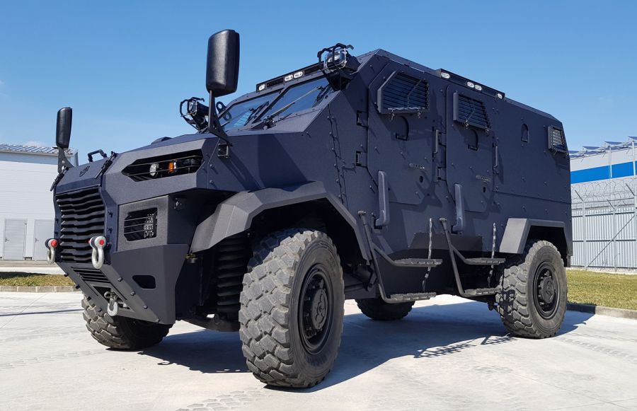 Obrnené vozidlo Hron s náterom RAPTOR