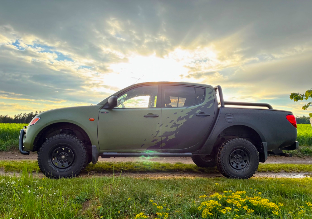 Mitsubishi L200 RAPTOR Mitsubishi L200 RAPTOR