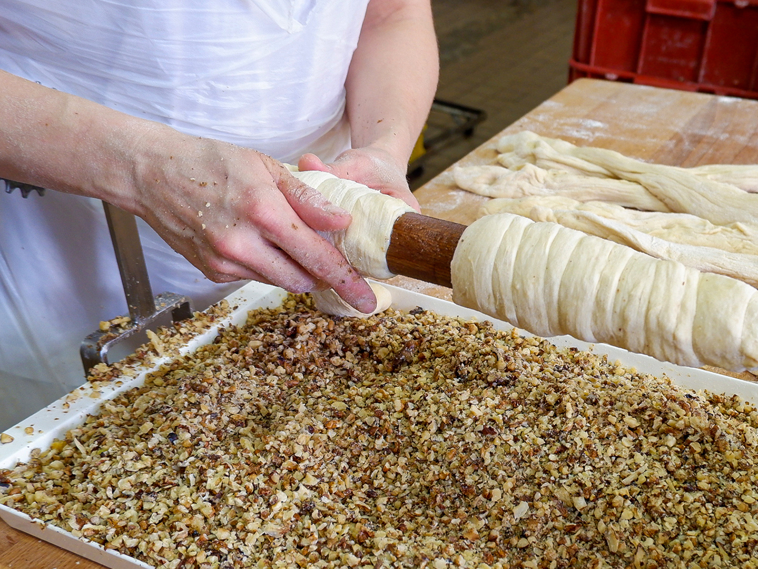 Pečieme tradičný Skalický trdelník! Ukážky výroby a predaj trdelníka v Skalici